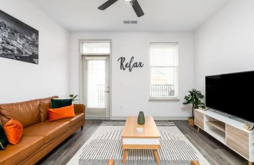 Whitestown Apartment | Affordable Private Room