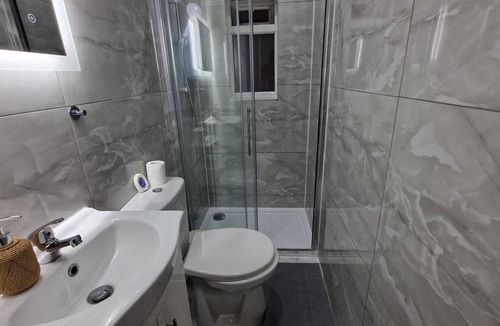 Roxbourne Apartment | Affordable Private Studio w/Ensuite – Ideal Stay