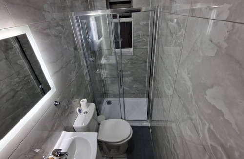 Roxbourne Apartment | Affordable Private Studio w/Ensuite – Ideal Stay