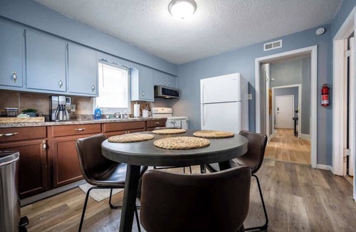 Indianapolis House | Affordable Quaint Retreat in Indianapolis
