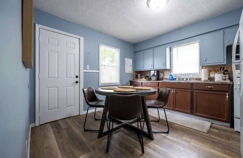 Indianapolis House | Affordable Quaint Retreat in Indianapolis