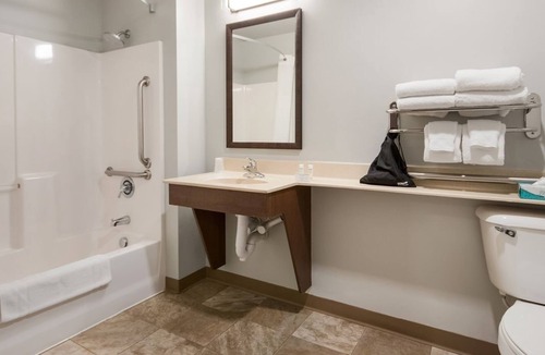 Sturtevant Hotel | Affordable Queen Room Near Racine’s Outdoor Getaways