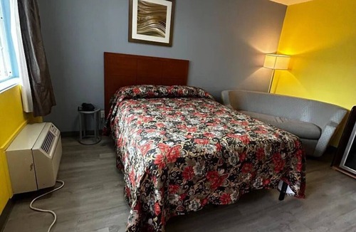 Longview Hotel | Affordable Room for Business Travelers – Ideal Central Location Access