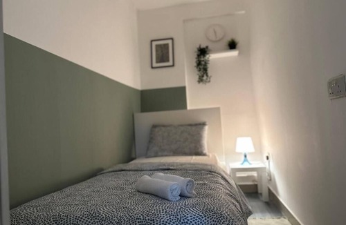 Al Wahdah Apartment | Affordable Stay in the Heart of Abu Dhabi