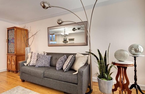 Georgetown House | Affordable Townhouse on M Street in Washington DC
