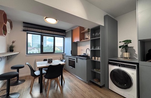 Scheia Apartment | AFI Apartments & Rooms with GARDEN and FREE PARKING, Self check-in