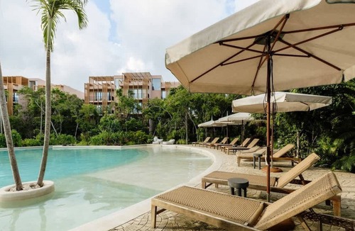Zama Apartment | Aflora Quartz Loft Beach Club Access + Breakfast