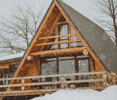 Surdesti Ski Chalet | Aframehouse