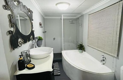 Parys House | Afri Gastekamers - Family Rooms