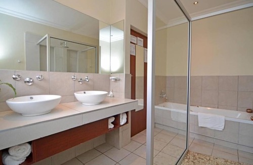 Zwartkop House | Africa House Accommodation