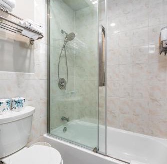 Alhambra Hotel | After 3 Inn