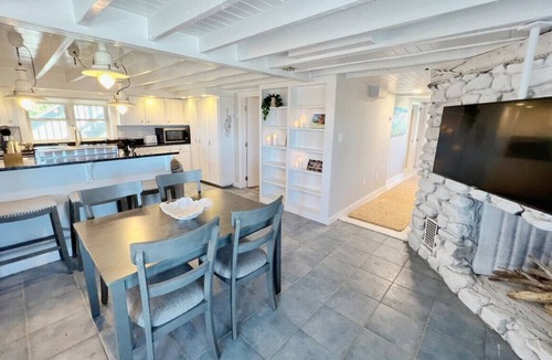 Newbury Condo | After Dune Delight: Beachfront & Access! Condo