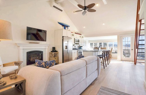 Wading River House | After Dune Delight Beach Cottage | Steps to Shore
