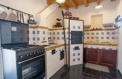 Punta Secca Apartment | Agamennone, apartment 20 meters from the sea with a furnished terrace.