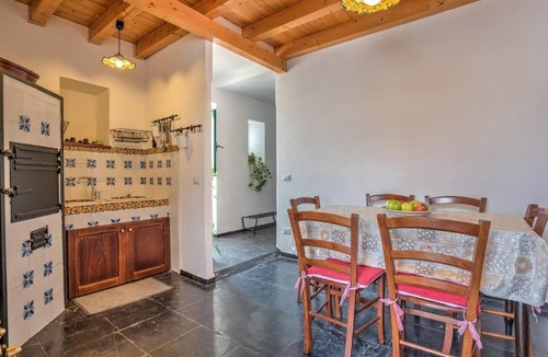 Punta Secca Apartment | Agamennone, apartment 20 meters from the sea with a furnished terrace.