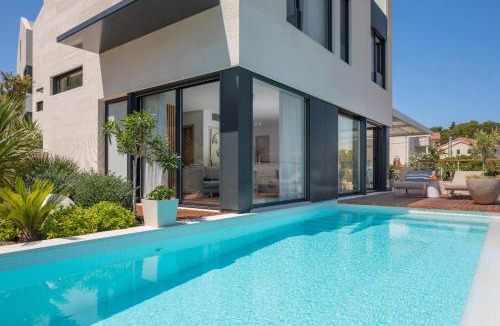 Sutivan Villa | Agapao Villas