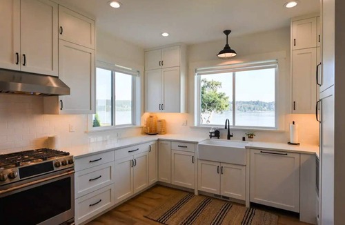 Rollingbay House | Agate Beach House | 100ft Private Waterfront, Sleeps 9 | Kayaks & Fire Pit