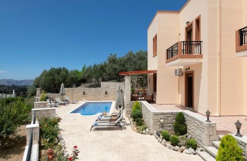 Filaki Villa | Ageri Traditional Villa