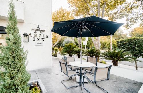 Davis Hotel | Aggie Inn, an Ascend Collection Hotel