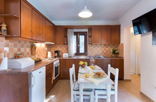 Longos Apartment | Aglaia Studio in Longos