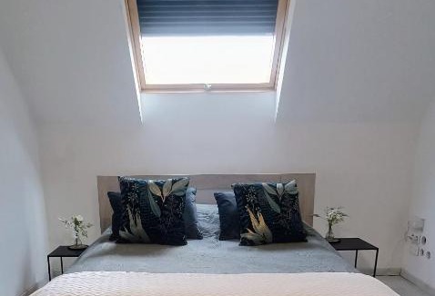 Le Mesnil-Theribus House | Agréable chambre double avec salle d'eau privative