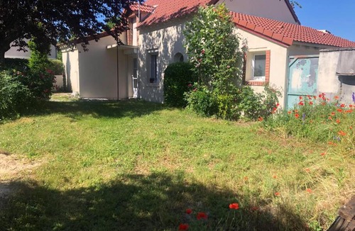 Romorantin-Lanthenay House | Agréable maison climatisée avec cour