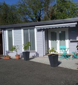 Camarsac Bed & Breakfast | AGREABLE PETIT CHALET