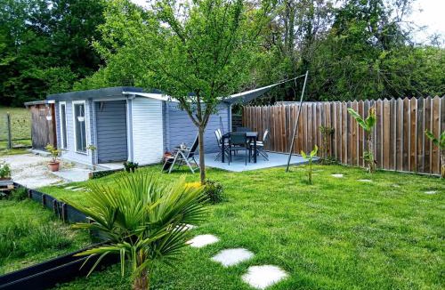 Camarsac Bed & Breakfast | AGREABLE PETIT CHALET
