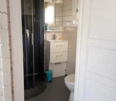 Camarsac Bed & Breakfast | AGREABLE PETIT CHALET