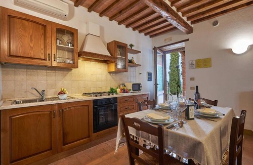 Pienza Apartment | Agriturismo Bonello Flat Standard Apartment with Pool, Shared Garden and Wi-Fi