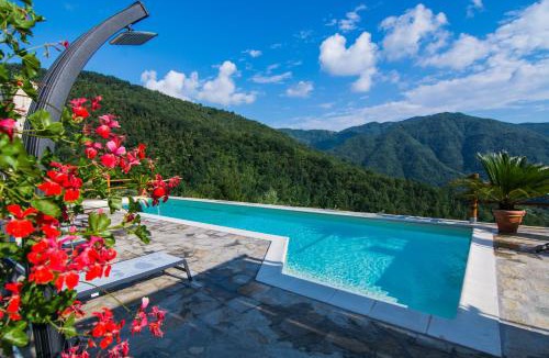 Comano House | Agriturismo Casa Turchetti -Nature & Pool & Relax tra Lunigiana, Nord Toscana e Cinque Terre