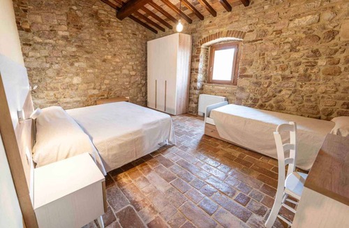 Acqua Loreto House | Agriturismo Cerqueti