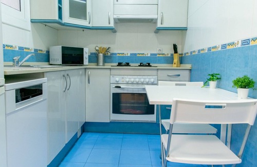 Cornella de Llobregat Condo | Ahllenrock – Modern apartment in Cornellà, close to the metro and airport