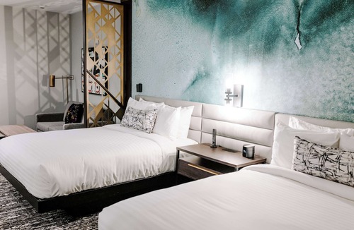 St. Paul Square Hotel | Aiden San Antonio Riverwalk