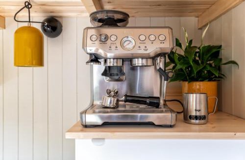 Ballater House | Ailsa- Enchanting Tiny House with wood burner and hot tub in Cairngorms