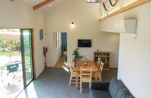 Kujukuri Cottage | Aiming to create a place where even timid dogs can play to their heart's content.