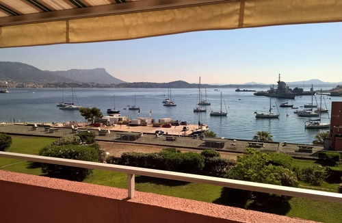 Saint-Mandrier-sur-Mer Apartment | air-conditioned apartment with terrace port of saint Mandrier