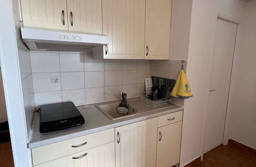 Valras-Plage Apartment | Air-Conditioned 2-Room Apartment with Sunny Loggia and Parking, Near Beach and Shops