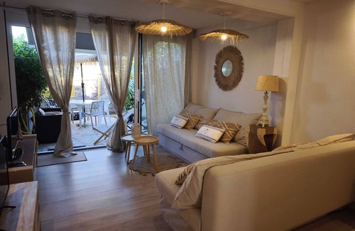 Cogolin Apartment | Air-conditioned 35m² apt, private garden, pool, parking, Wi-Fi, near sea