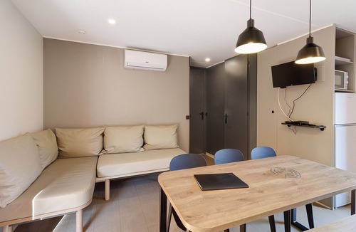 Bouzic House | Air-conditioned "Agora" Mobile Home: Dordogne Getaway, Shared Pool & Mini-Farm near Sarlat