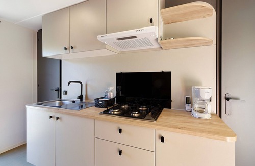 Bouzic House | Air-conditioned "Agora" Mobile Home: Dordogne Getaway, Shared Pool & Mini-Farm near Sarlat