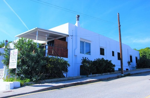 Cala Mesquida Apartment | Air-Conditioned Apartment with Seaview, Terrace & Wi-Fi; Parking Available