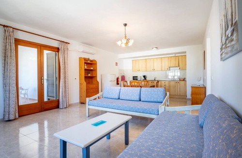 Cala Ferrera Apartment | Air-conditioned Apartment with Pool, Wi-Fi, Balcony, and Close to the Beach