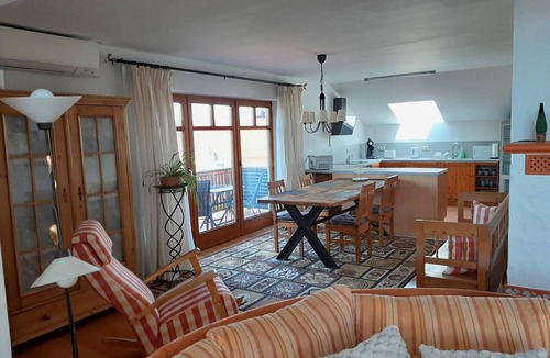 Loifling Apartment | Air-conditioned apartment (110sqm) with balcony and 2 bedrooms