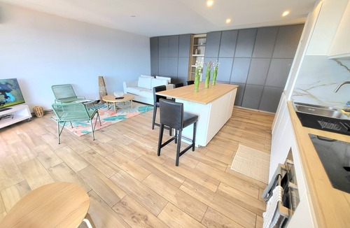 La Californie Apartment | Air-conditioned apartment, fantastic sea view, tramway and amenities nearby