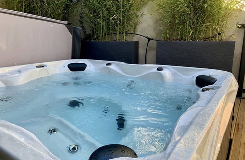 Carcassonne House | Air-conditioned, cocooning townhouse with jacuzzi