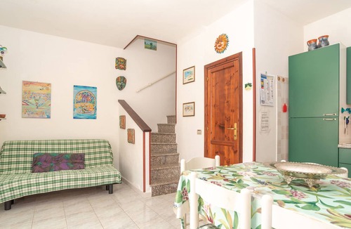 Agrustos House | Air-Conditioned Apartment Not Far From Beach with Patio, Balcony and Garden