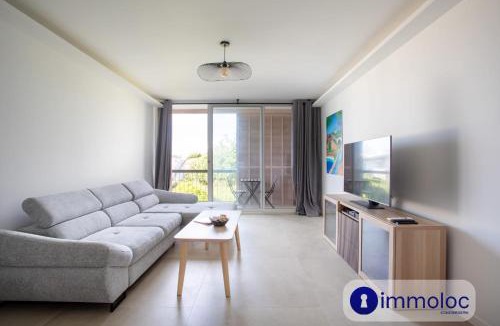Saint-Laurent-du-Var Apartment | Air-conditioned studio 5 minutes from the beach and shops