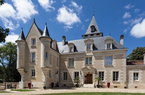 Lavalette Tude Dronne Villa | Air-conditioned villa at Château de Bellevue, heated pool, 6 adults + 2 children