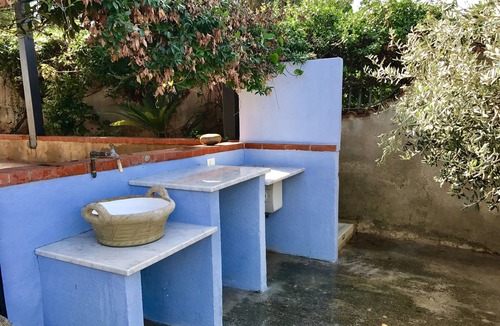 Terrasini Villa | Air-conditioned villa surrounded by greenery near the sea that can accommodate up to 8 people